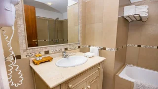 Baño Cabañas 3 Pax, Punta Cerezo, Cariló
