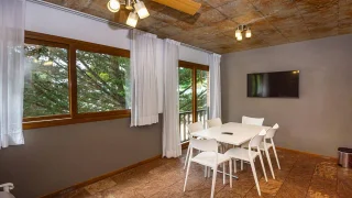 Comedor Cabañas 6 Pax, Punta Cerezo, Cariló