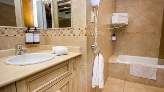 Baño Cabañas 7 Pax, Punta Cerezo, Cariló
