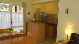 Comedor cocina Cabaña 2 ambientes 55m2 Berni - Fader, La Galería, Cariló